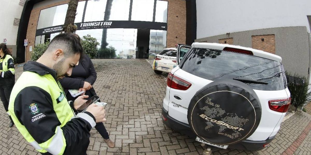 Transitar realiza novo mutirão de regularização de motoristas por aplicativos