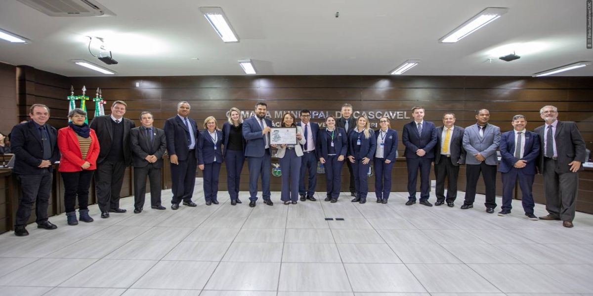 Com 16 anos de trabalho, Banco de Olhos recebe homenagem dos vereadores