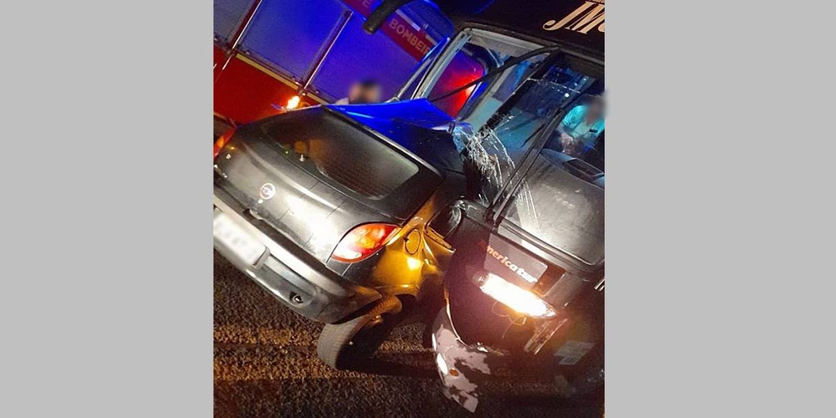 Homem de 37 anos morre ao bater automóvel de frente em ônibus na BR 369 em Andirá