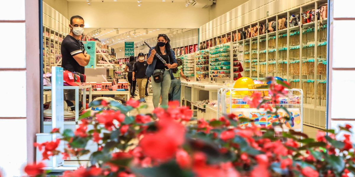 Tempo médio para abrir uma empresa no Paraná foi de apenas 15 horas em setembro