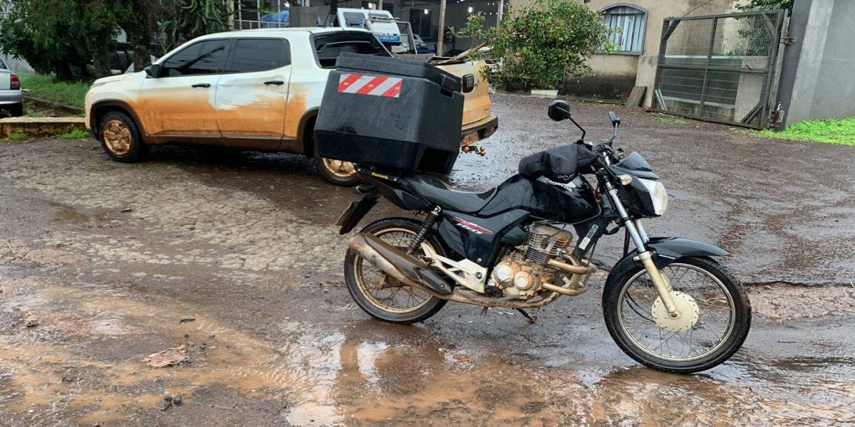 Motociclista fica ferido após colisão de trânsito no Bairro Cataratas