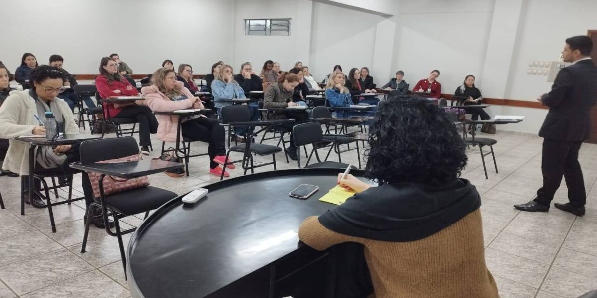 OAB Cascavel visita Unipar e leva informações a profissionais de Assistência Social