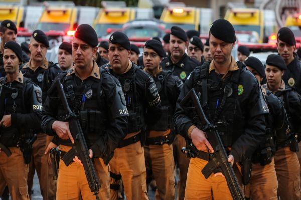 Ratinho Junior anuncia promoções e progressões de oficiais e praças da Polícia Militar