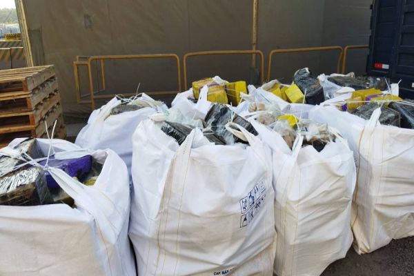 PF desarticula esquema de tráfico de drogas que utilizava caminhões frigoríficos em Cascavel