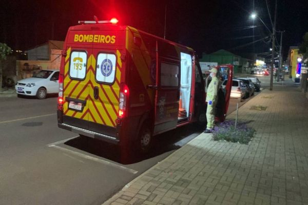Imagem referente a notícia: Homem é esfaqueado nas costas no Bairro Floresta em Cascavel
