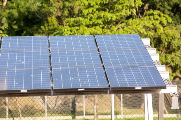 Aumento do consumo de energia solar traz projeções otimistas ao setor