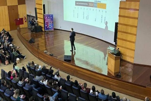 Curso da EGP em Cascavel sobre a Nova Lei de Licitações reúne 750 participantes