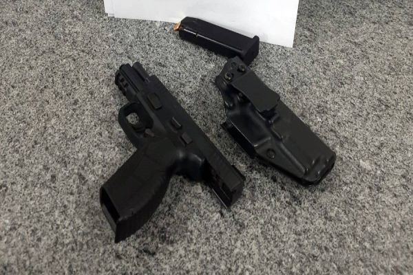 Homem é detido pela PM por porte ilegal de arma de fogo