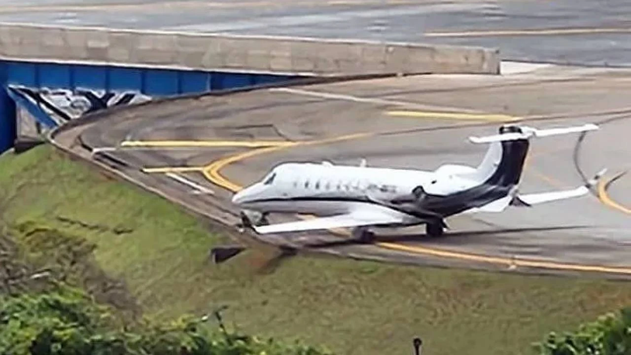 Foto relacionada a notícia: Susto: Pista de Congonhas é fechada após estouro em pneu de avião