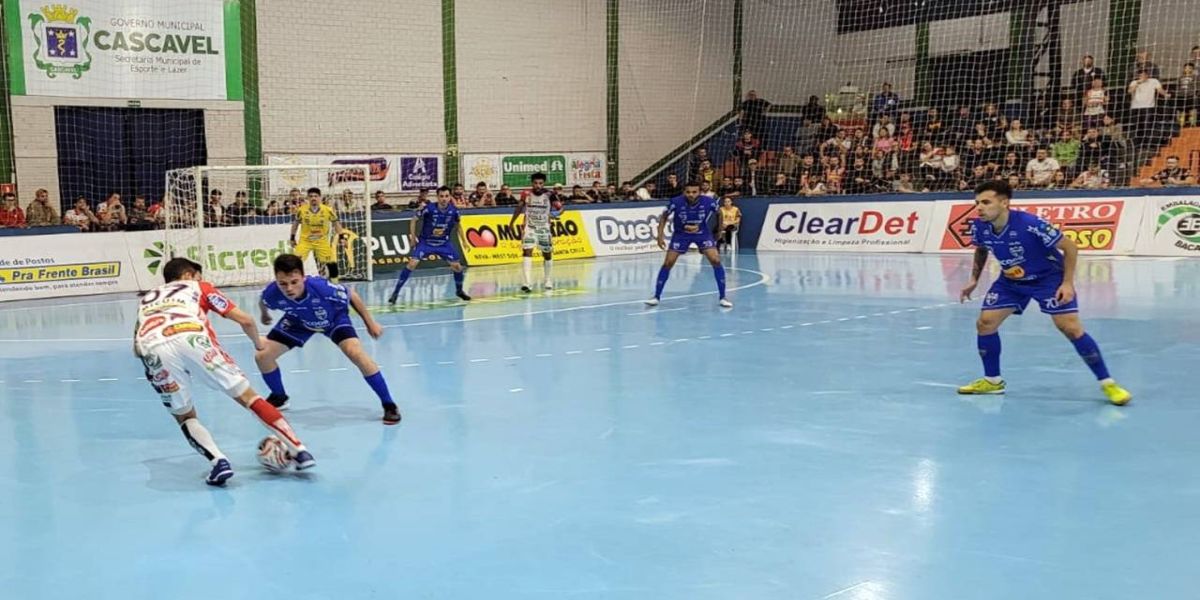 Com emoção até o final, Cascavel Futsal vence Umuarama de virada