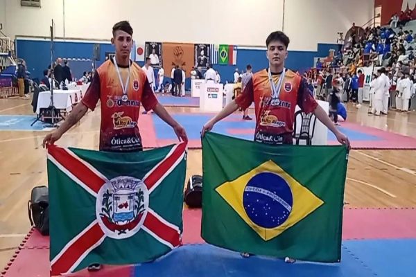 Paranaenses Dioni e Matheus são campeões SulAmericano de Karatê e vão disputar o mundial no Japão