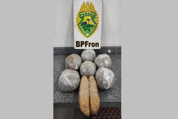 Passageiro de ônibus interestadual é detido pela PM com mais de três quilos de maconha em Cascavel