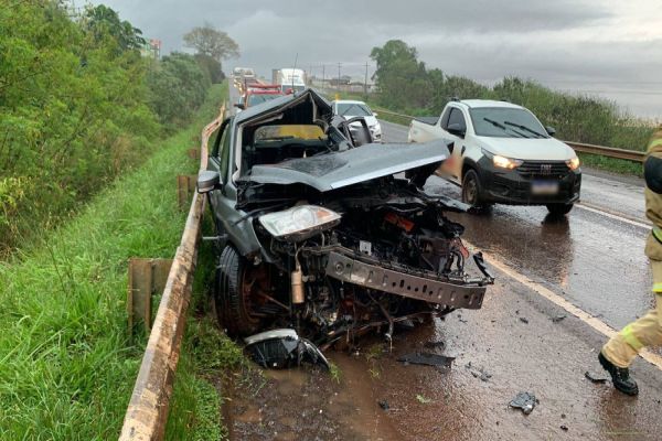 Imagem referente a notícia: Casal de idosos fica em estado grave após forte colisão na BR-369 entre Corbélia a Cascavel