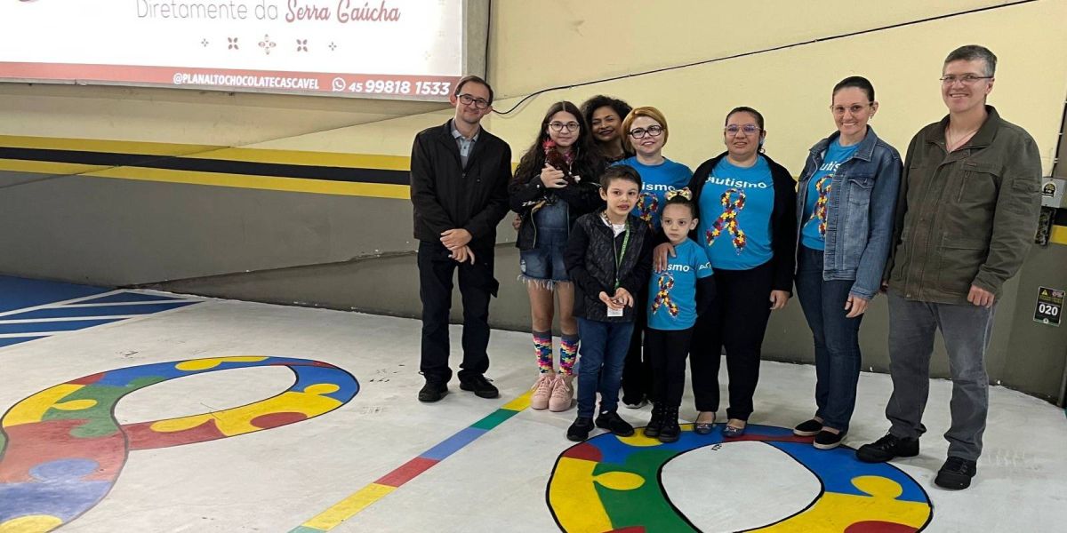 Inclusão: comunidade autista ganha vagas de estacionamento exclusivas em shopping de Cascavel