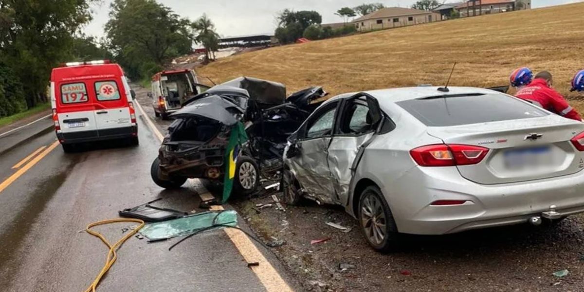 Homem morre e outras  três pessoas ficam feridas em gravíssimo acidente de trânsito na PR-466