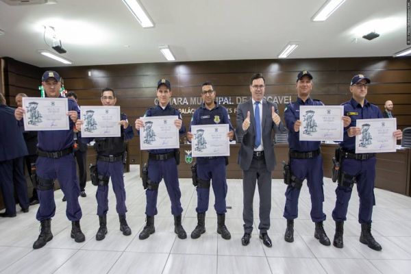 Atuação de guardas patrimoniais que atuaram para impedir suicídios é reconhecida