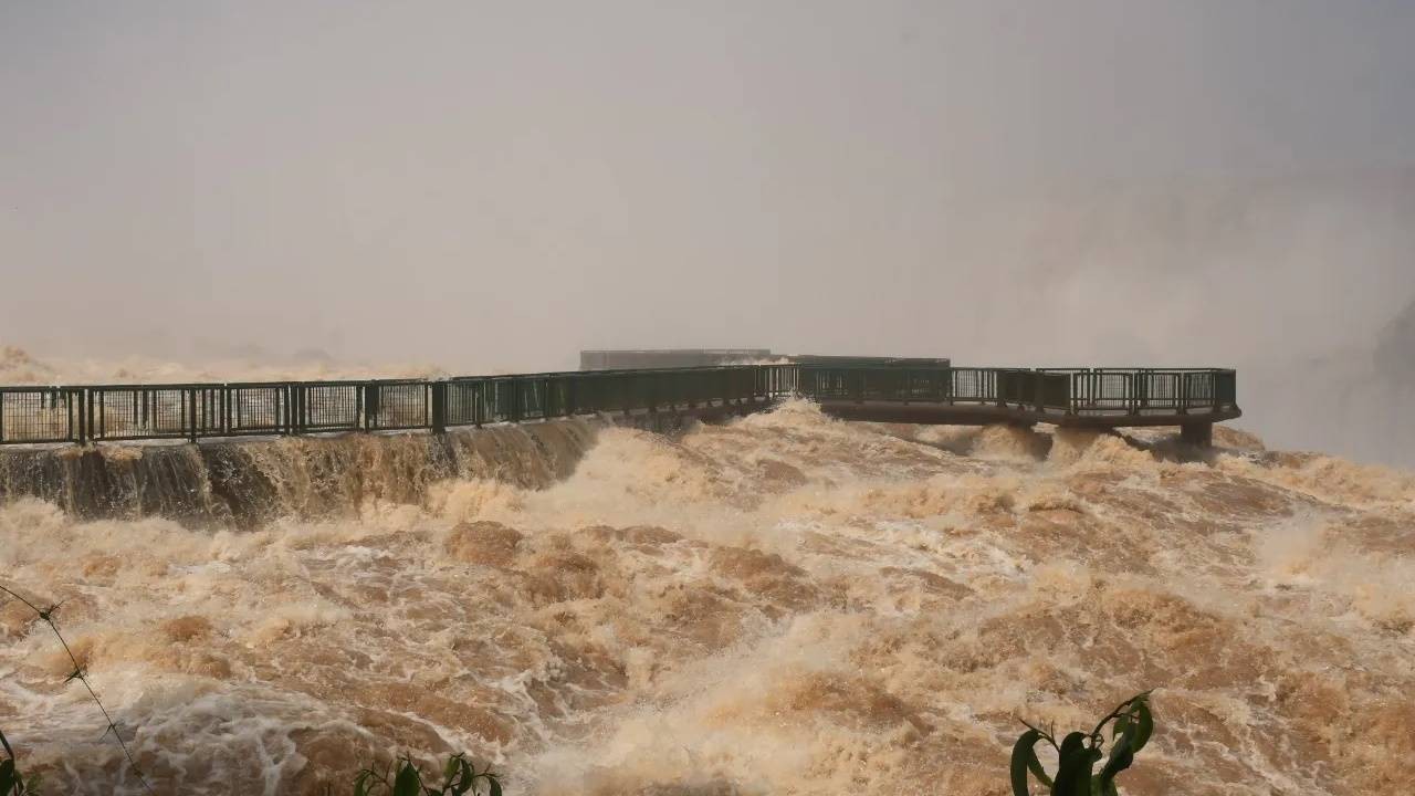 Cataratas do Iguaçu atinge vazão de 16 milhões de litros por segundo