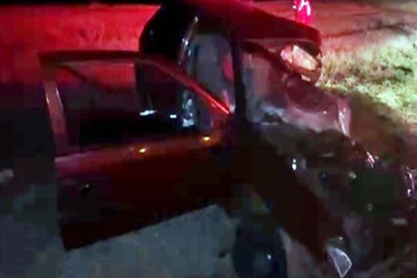 Imagem referente a notícia: Homem morre em colisão entre carro e ônibus na PR-182