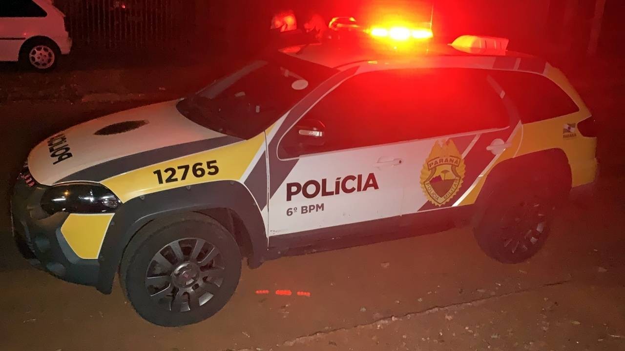 Homem é detido pela PM por embriaguez e com mandado de prisão em aberto no bairro Cascavel Velho