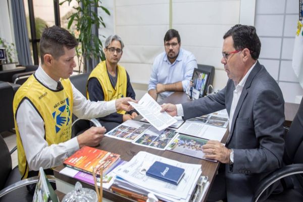 Programa ‘Mãos que ajudam’ tem trabalho humanitário reconhecido pela Câmara