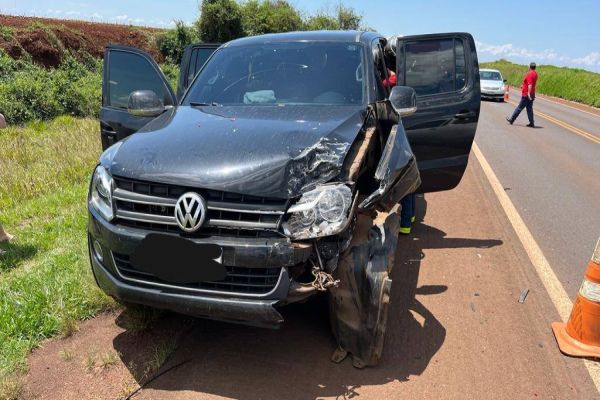 Imagem referente a notícia: Forte colisão traseira entre veículos é registrado na BR-369, entre Cascavel e Corbélia