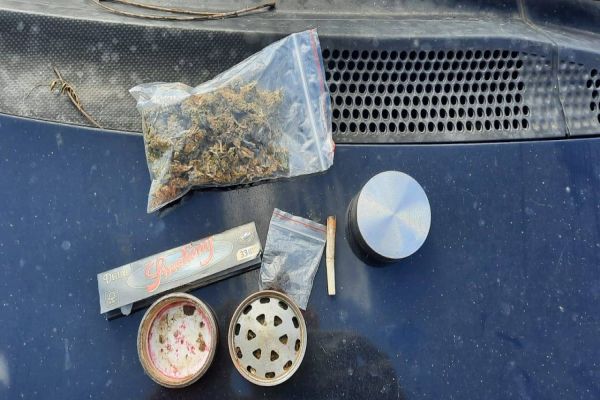 Homem é detido pela PRE com maconha e uma bucha de raxixe na PRc-467 em Cascavel