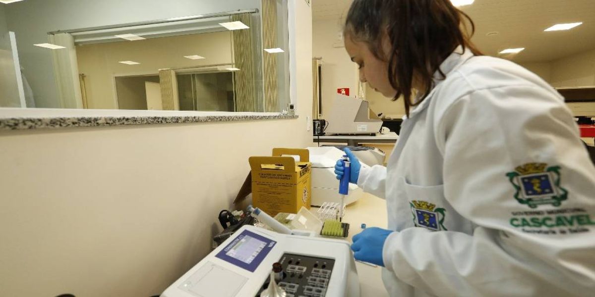 Com mais de 846 mil exames em 2022, Laboratório Central ganha reconhecimento nacional de excelência