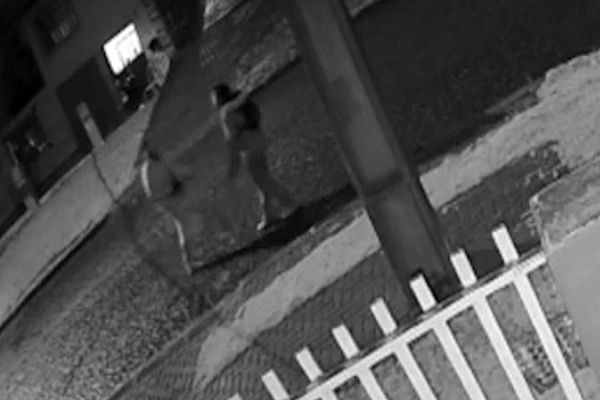 Imagem referente a notícia: Câmera de segurança registra tentativa de furto no Bairro Alto Alegre