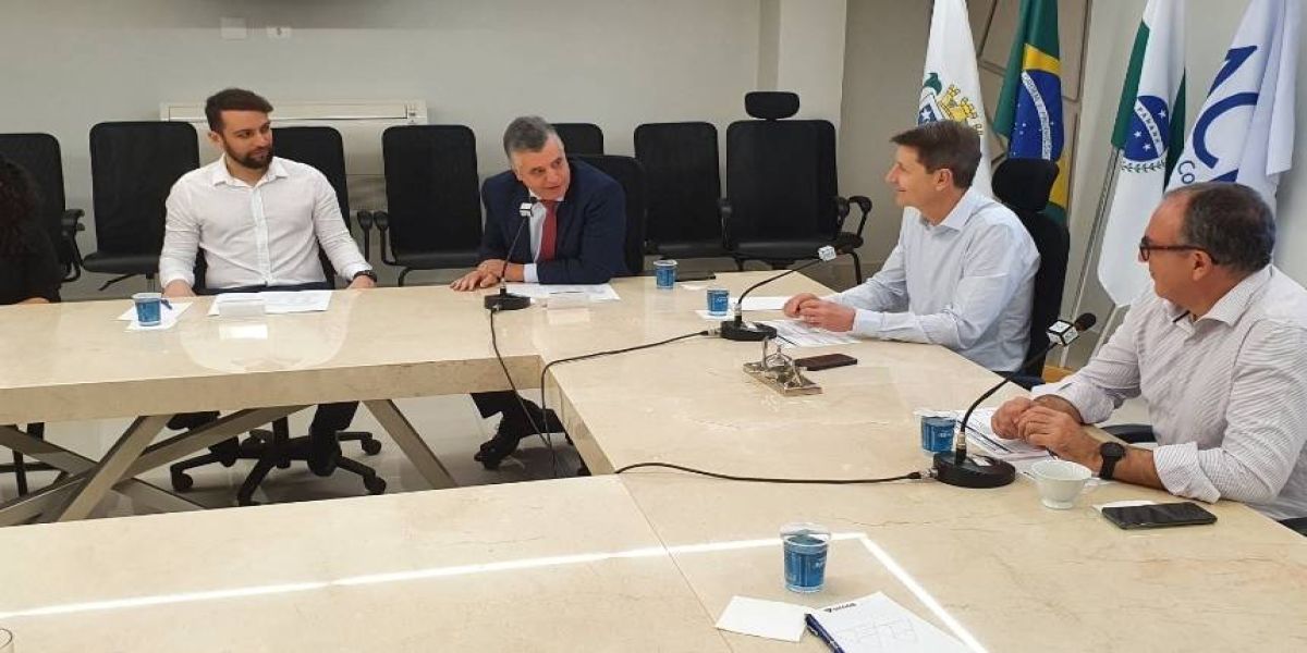 Acic recebe relatório semestral do Comitê de Ética