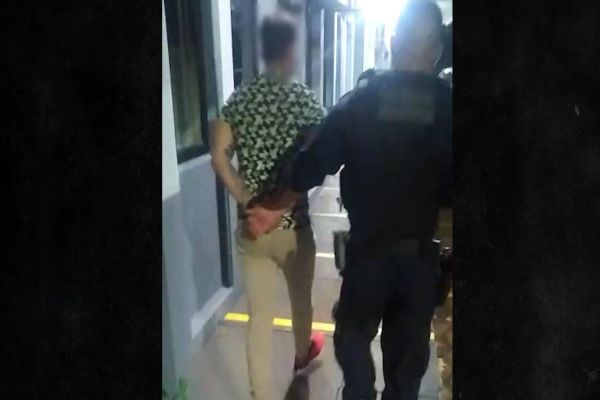 Imagem referente a notícia: Homem com mandado em aberto por latrocínio é detido pela GM no centro de Cascavel