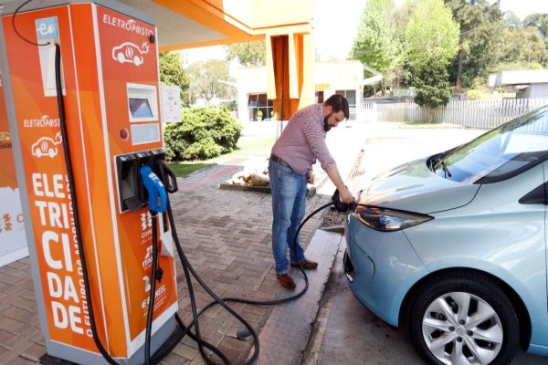 Com incentivo e ampliação de estrutura, Paraná avança na eletromobilidade