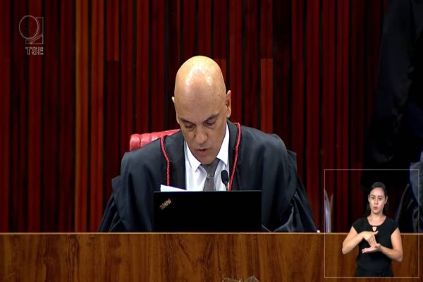Imagem referente a notícia: TSE aprova resolução que busca dar mais agilidade ao combate às fake news nas eleições