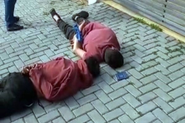 Dupla é detida por populares durante tentativa de furto no Bairro Parque São Paulo