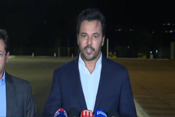 Fábio Faria diz que Bolsonaro teve 154 mil inserções de rádio a menos que Lula