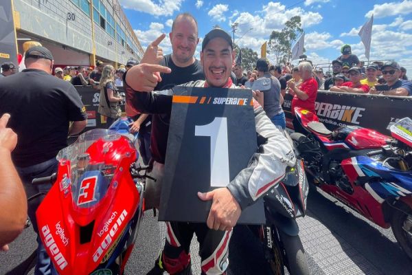 Ramiro Gondola conquista vitória e esquenta briga pelo título da SuperBike Pro