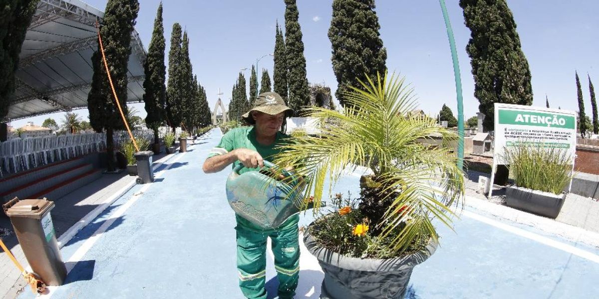 Acesc prepara cemitérios para Semana de Finados