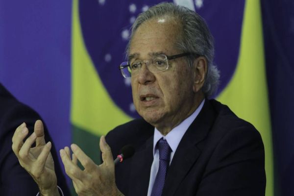 Ministro nega fim de dedução de saúde e educação no imposto de renda