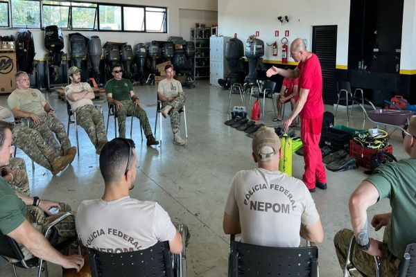 Imagem referente a notícia: Policiais militares do Pelotão Cobra do BPFRON são habilitados em mergulho autônomo