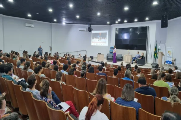 Foto relacionada a notícia: Saúde realiza 1º Simpósio de Cuidados Paliativos na Atenção Domiciliar