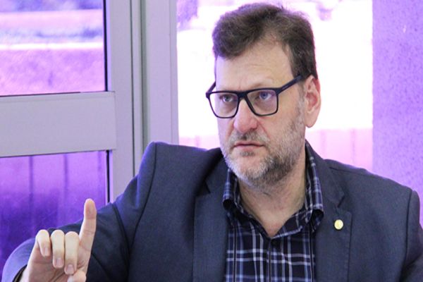 Projeto concede a condutor com visão monocular desconto de 50% na taxa de renovação da CNH