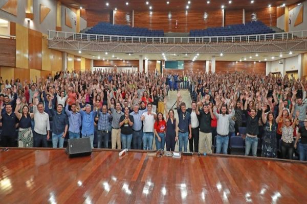 Prefeito Paranhos reconhece legado dos servidores para desenvolvimento de Cascavel