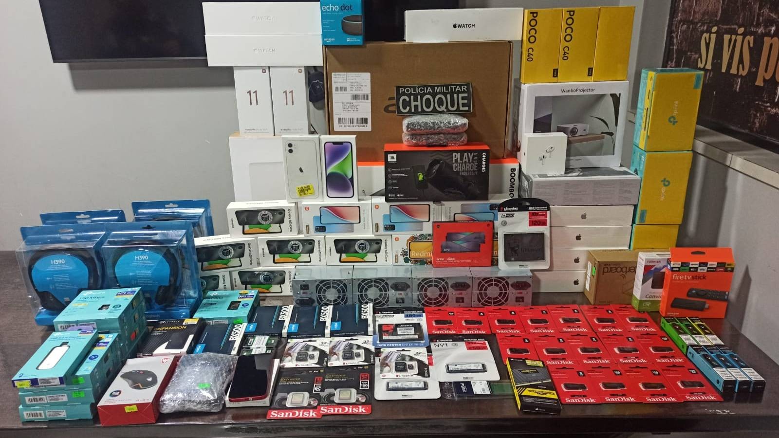 Pelotão de Choque apreende veículo carregado com 150 mil reais em produtos oriundos do Paraguai