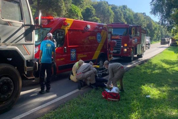 Imagem referente a notícia: Acidente com seis veículos deixa vários feridos na BR-277 em Laranjeiras do Sul
