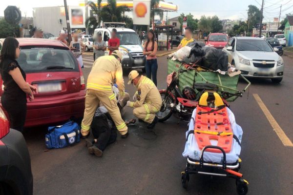 Imagem referente a notícia: Homem fica gravemente ferido em colisão de trânsito no Bairro Periolo