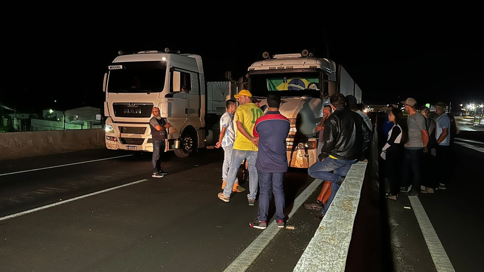 Confusão em Marechal Rondon, Maripá teve manifestação na PR-182 e BR-163 foi fechada