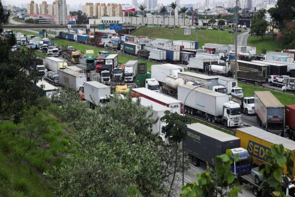 PRF nega que policiais tenham agido em apoio a manifestantes em SP