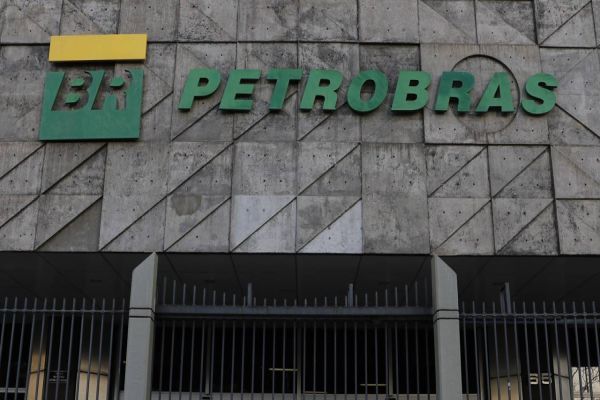 Petrobras tem lucro líquido de US$ 8,8 bilhões no 3º trimestre