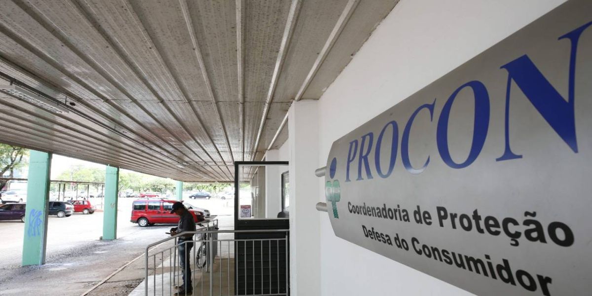 Procon alerta consumidores sobre promoções de Black Friday