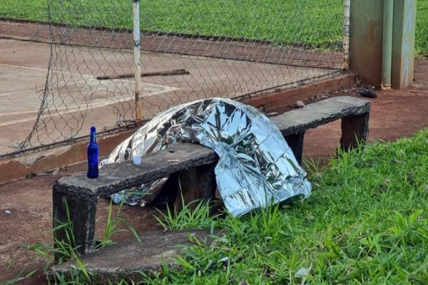 Homem é encontrado morto ao lado de uma igreja católica em Maringá