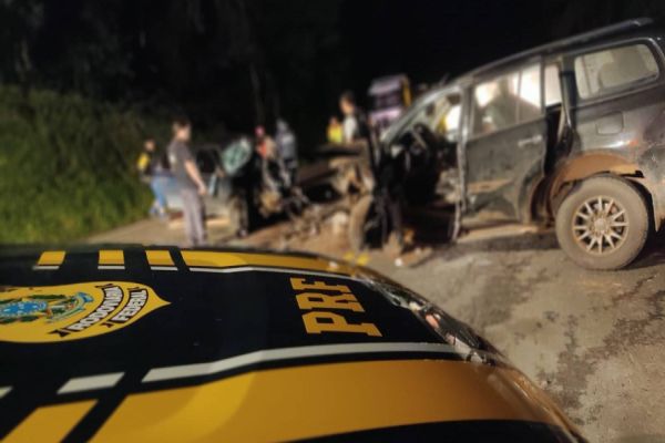 Tragédia: Condutora de Cascavel morre em violenta colisão frontal na BR-277